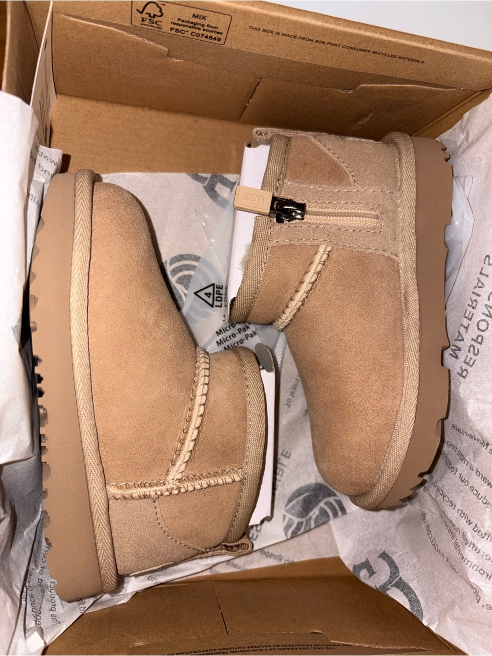 UGG Kids Chestnut Suede Zip-Back Cozy Boots